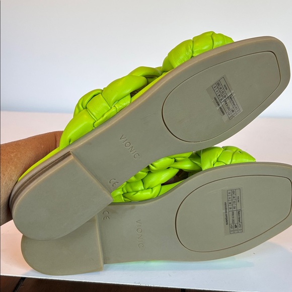 NEW Vionic Kalina in Green. Size 8 - Picture 6 of 7
